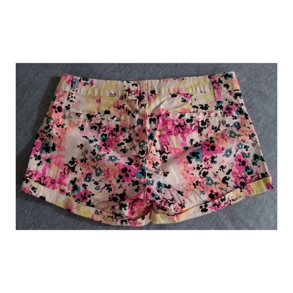 SO Bright Floral Shorts - Picture 2 of 4